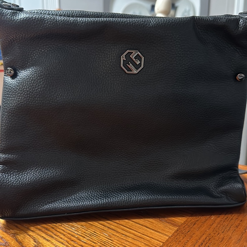 Marina Galanti black pebble purse/crossbody in EUC very soft subtle feel